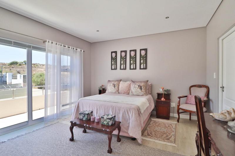 5 Bedroom Property for Sale in Country Club Western Cape